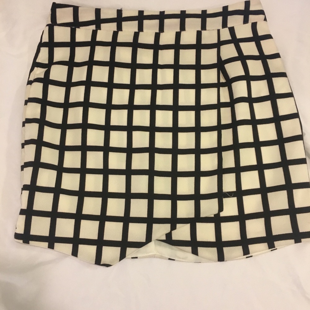 FOREVER 21 checkered skirt!
